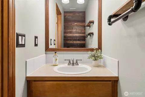 Bath - 1503 Riddell Ave NE, Orting, WA 98360 photo 6 of 6