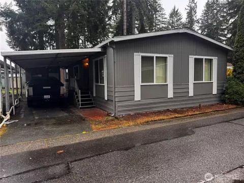 18425 NE 95th St #76, Redmond, WA 98052
