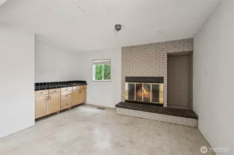 9321 Sharon Dr, Everett, WA 98204 photo 5