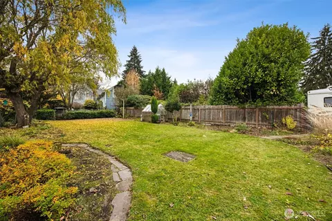 Exterior - 1323 Willow St, Sumner, WA 98390 photo 4 of 11