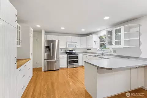 Kitchen - 1323 Willow St, Sumner, WA 98390 photo 1 of 3