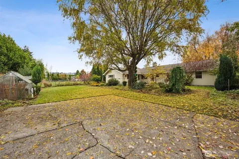 Exterior - 1323 Willow St, Sumner, WA 98390 photo 8 of 11