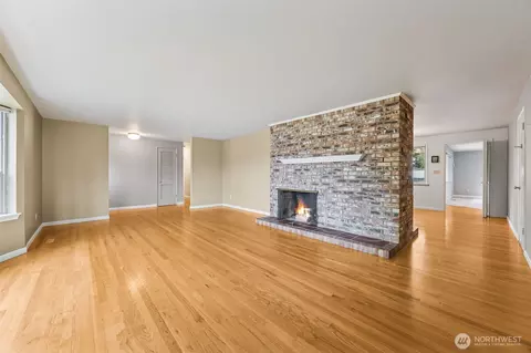 Living - 1323 Willow St, Sumner, WA 98390 photo 3 of 5
