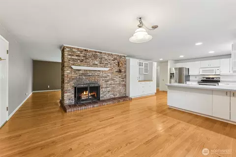 Living - 1323 Willow St, Sumner, WA 98390 photo 5 of 5