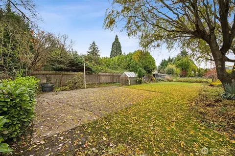 Exterior - 1323 Willow St, Sumner, WA 98390 photo 5 of 11