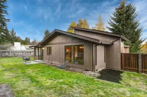Exterior - 401 169th St SE, Bothell, WA 98012 photo 5 of 7