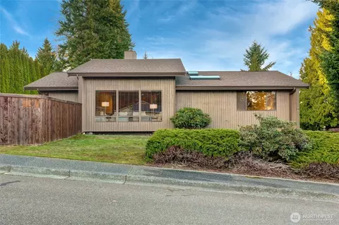 Exterior - 401 169th St SE, Bothell, WA 98012 photo 2 of 7