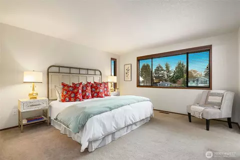 Bedroom - 401 169th St SE, Bothell, WA 98012 photo 1 of 4