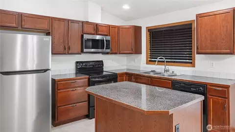 Kitchen - 940 S Capstone Ave, Othello, WA 99344 photo 1 of 2