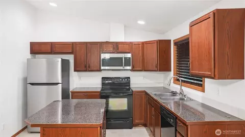 Kitchen - 940 S Capstone Ave, Othello, WA 99344 photo 2 of 2