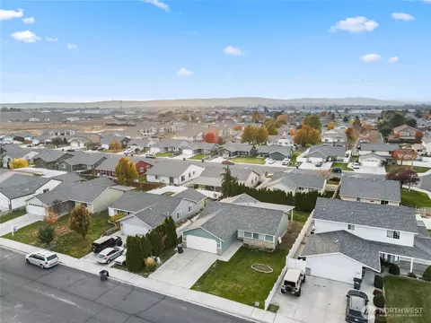 View/Area - 940 S Capstone Ave, Othello, WA 99344 photo 5 of 6
