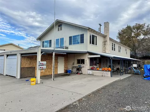 705 Spruce St, Coulee Dam, WA 99116