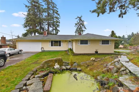 2492 Olympic Dr, Oak Harbor, WA 98277