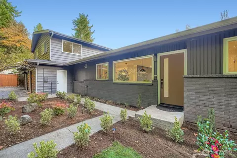 3320 NE 200th Ct, Lake Forest Park, WA 98155
