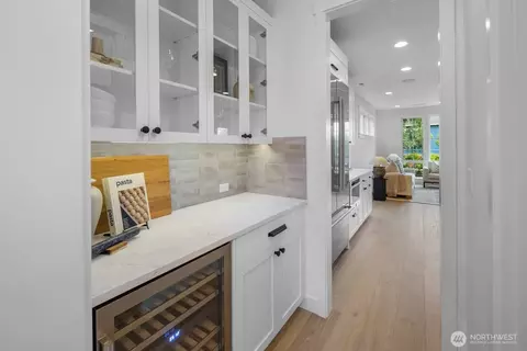 Entry Way - 210 35th Ave E, Seattle, WA 98112 photo 1 of 3