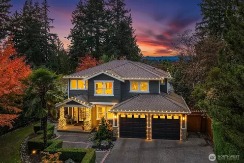 9647 Observation Dr, Kirkland, WA 98033