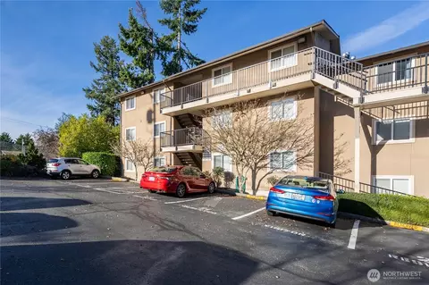 323 75th St SE #A-14, Everett, WA 98203