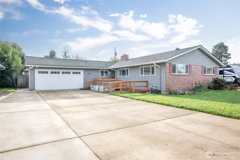 2551 Northlake Ave, Longview, WA 98632