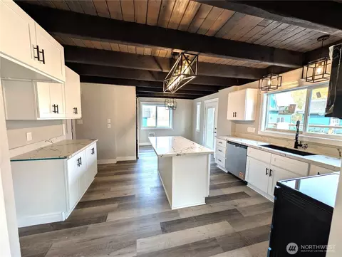Kitchen - 19503 22nd Ave E, Spanaway, WA 98387 photo 3 of 7