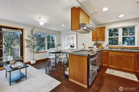 9005 Fremont Ave N #A, Seattle, WA 98103