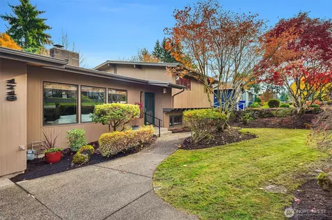 1718 128th Ave SE, Bellevue, WA 98005