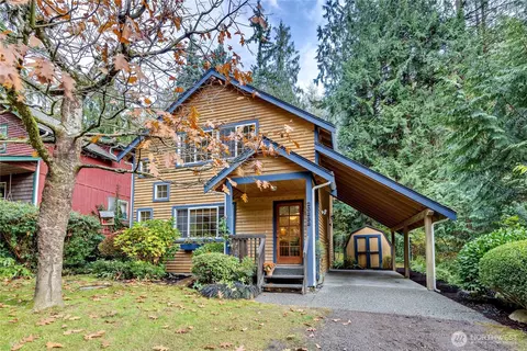 20899 Division St NE, Indianola, WA 98342
