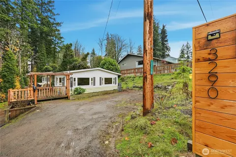 3290 Rocky Point Rd NW, Bremerton, WA 98312