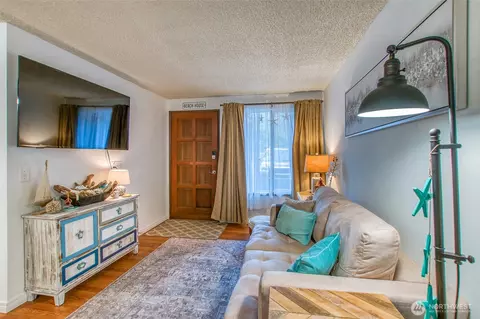 Living - 178 Lovers Ln #A102, Eastsound, WA 98245 photo 2 of 4