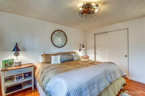 Bedroom - 178 Lovers Ln #A102, Eastsound, WA 98245 photo 2 of 3