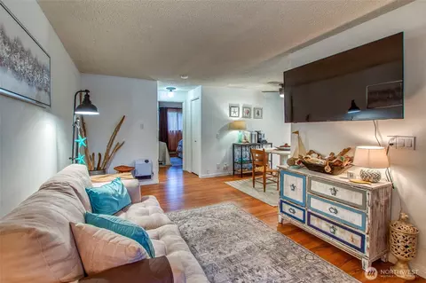 Living - 178 Lovers Ln #A102, Eastsound, WA 98245 photo 3 of 4
