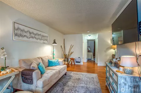 178 Lovers Ln #A102, Eastsound, WA 98245