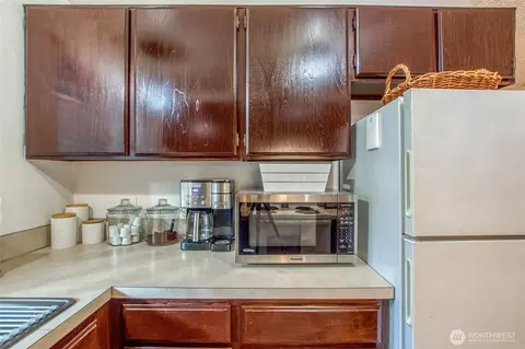 Kitchen - 178 Lovers Ln #A102, Eastsound, WA 98245 photo 4 of 4