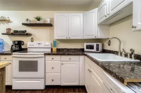 Kitchen - 48 Blue Jay Loop, Walla Walla, WA 99362 photo 3 of 3