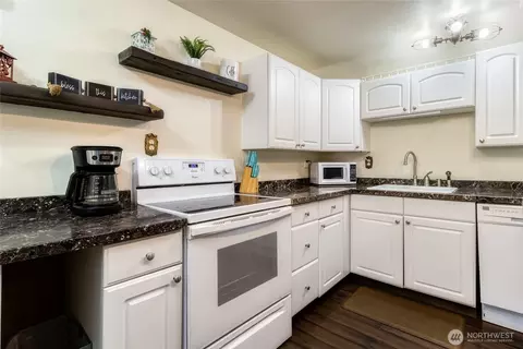 Kitchen - 48 Blue Jay Loop, Walla Walla, WA 99362 photo 2 of 3