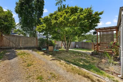 Exterior - 2033 Wright Ave E, Tacoma, WA 98404 photo 3 of 4