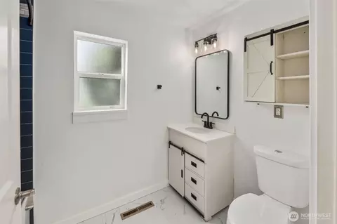 Bath - 2033 Wright Ave E, Tacoma, WA 98404 photo 1 of 1