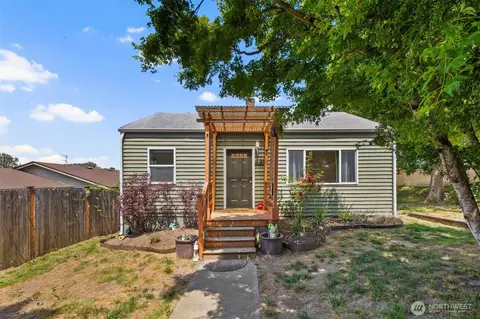 2033 Wright Ave E, Tacoma, WA 98404
