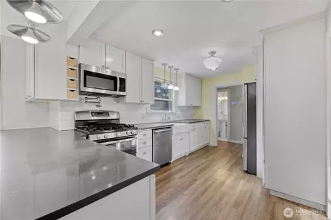 Kitchen - 702 47th St SE, Everett, WA 98203 photo 3 of 3
