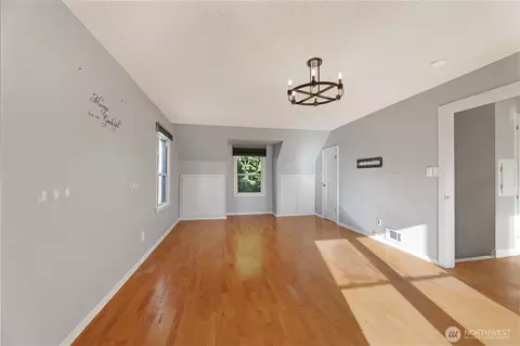 Bedroom - 702 47th St SE, Everett, WA 98203 photo 3 of 3