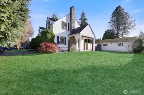 Exterior - 702 47th St SE, Everett, WA 98203 photo 2 of 5