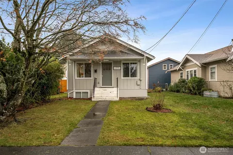 1776 Lafromboise St, Enumclaw, WA 98022