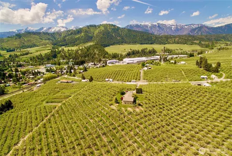 8480 Larson Rd, Peshastin, WA 98847