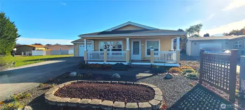 747 W Heritage Loop, Sequim, WA 98382