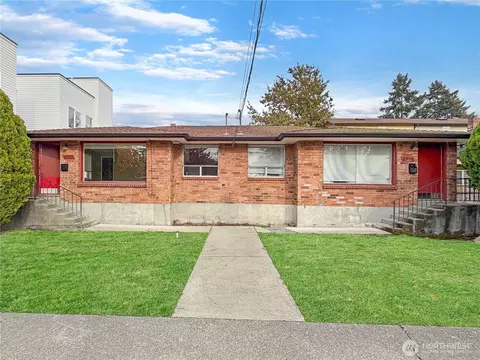 8352 Wabash Ave S, Seattle, WA 98118