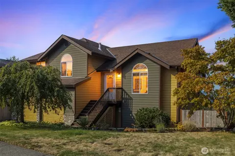 8504 76th Ave NE, Marysville, WA 98270