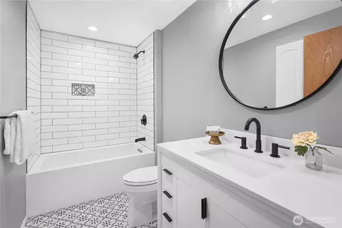 Bath - 8831 Rivercrest Ave, Everett, WA 98208 photo 2 of 2