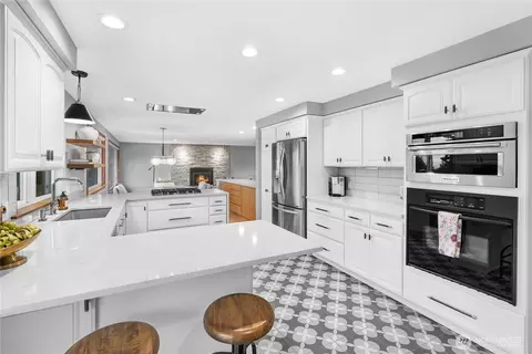 Kitchen - 8831 Rivercrest Ave, Everett, WA 98208 photo 2 of 3