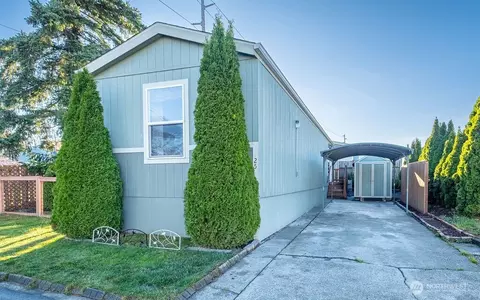 225 NErnst #25, Oak Harbor, WA 98277