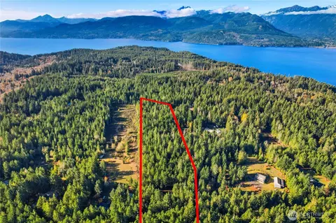 6077 Minnig Ln NW, Seabeck, WA 98380
