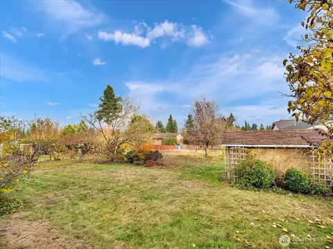 7723 Cascade Dr, Everett, WA 98203 photo 17